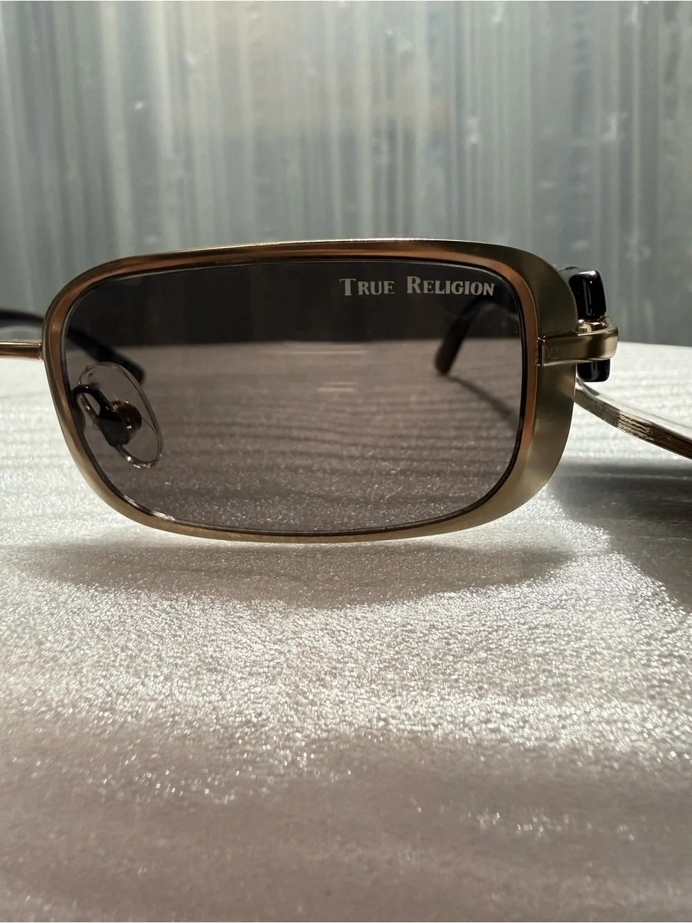 True Religion UNISEX TR26862 Gold Rectangle Sunglasses Gray Lens SR1025 NWT